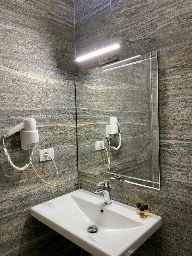 Hotel Bojko Vlorë Екстериор снимка