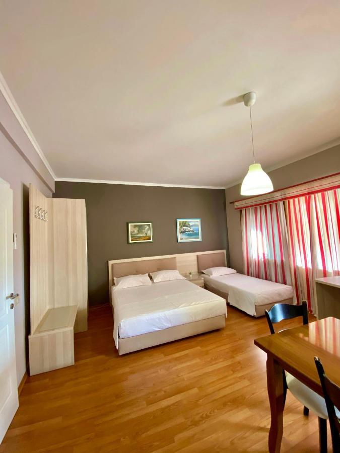 Hotel Bojko Vlorë Екстериор снимка
