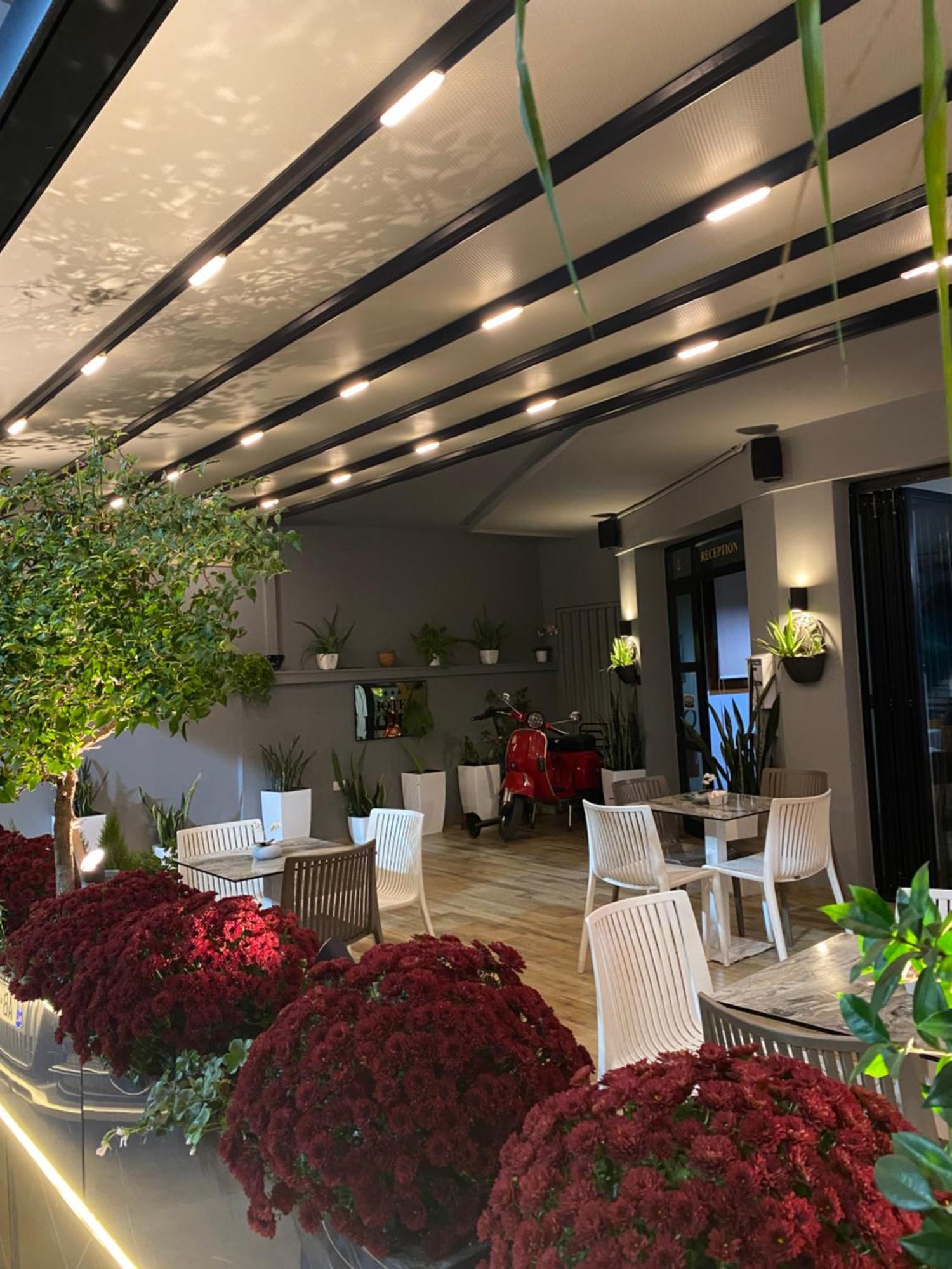 Hotel Bojko Vlorë Екстериор снимка