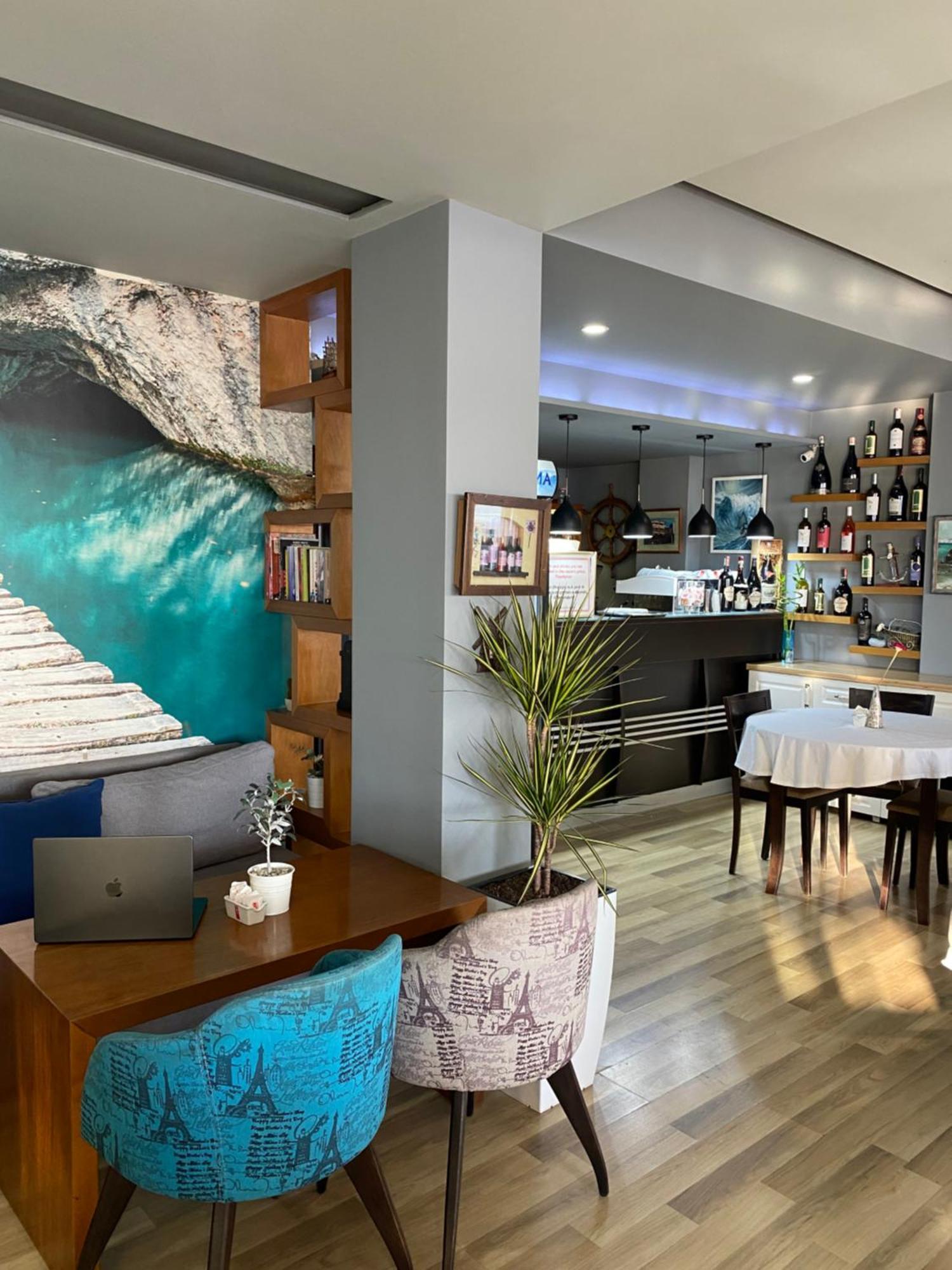 Hotel Bojko Vlorë Екстериор снимка