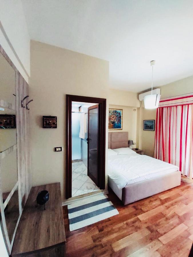 Hotel Bojko Vlorë Екстериор снимка