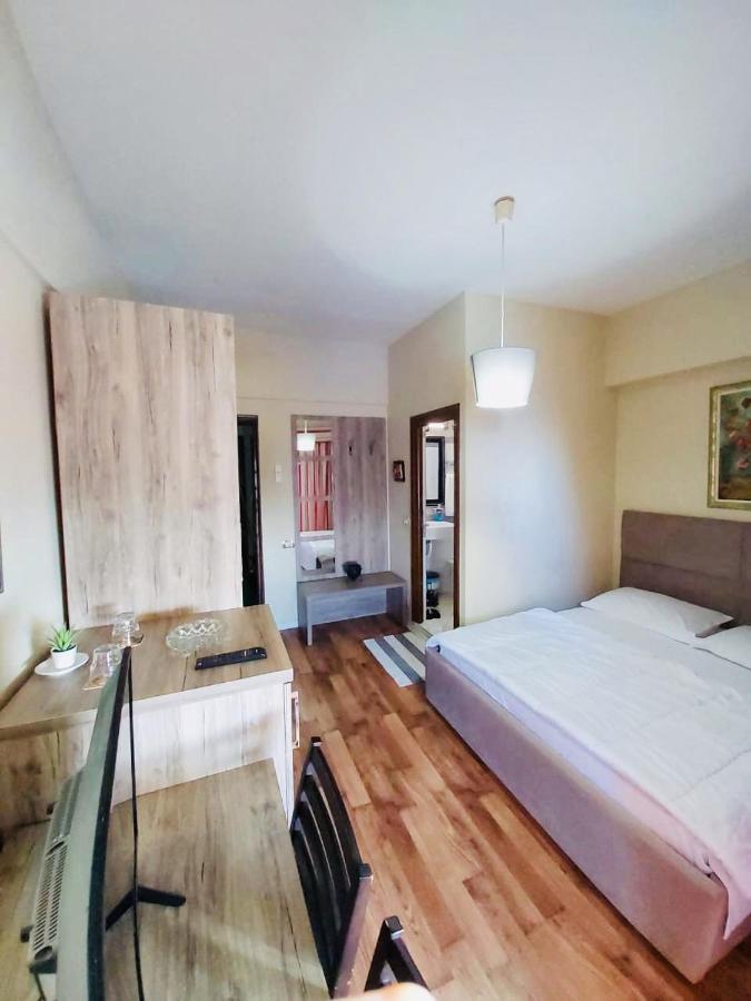 Hotel Bojko Vlorë Екстериор снимка